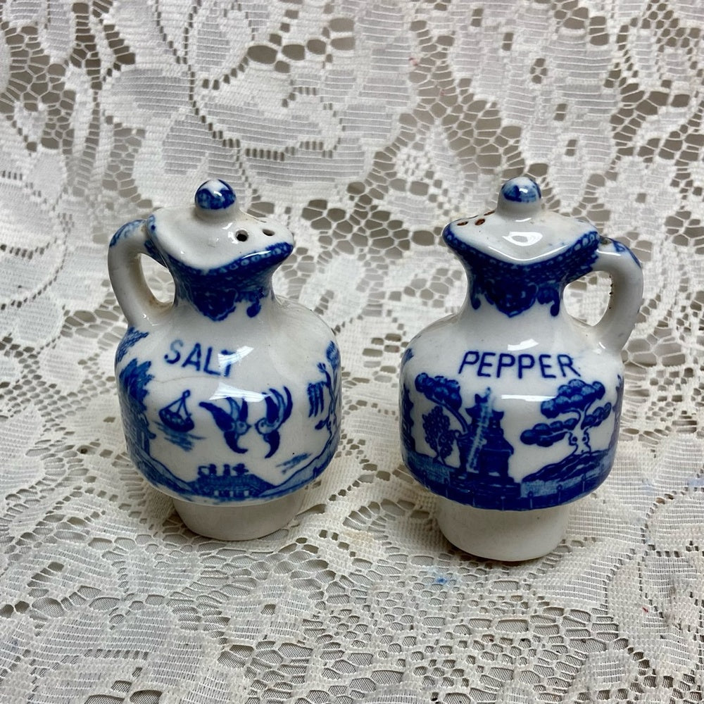 Vintage, Rare 11-pc Blue Willow Condiment Set.