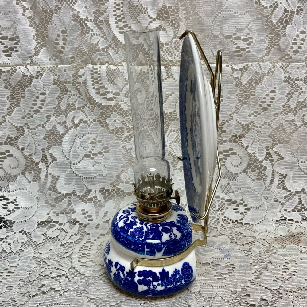 Vintage, Rare,  Beautiful 4-pc Blue Willow Oil Lamp with Reflector 9in x 6in