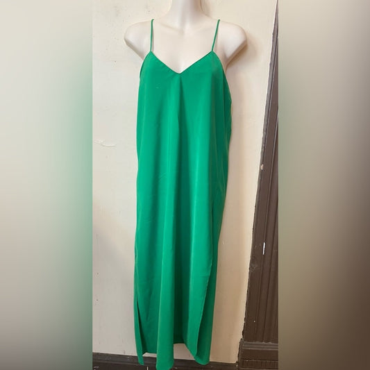 Beautiful,  Green Hi-slit, Backless Nightgown (M)