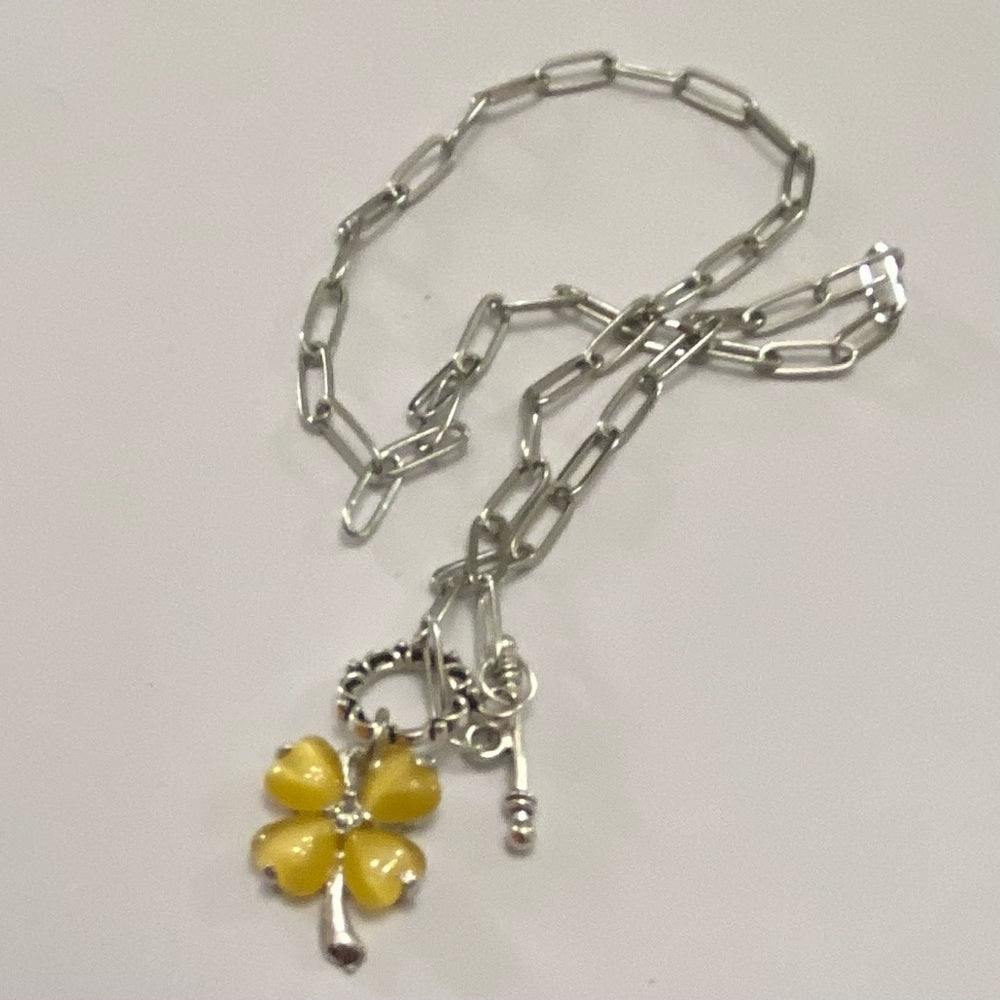 Vintage, Thermoset Yellow Floral Pendant Necklace