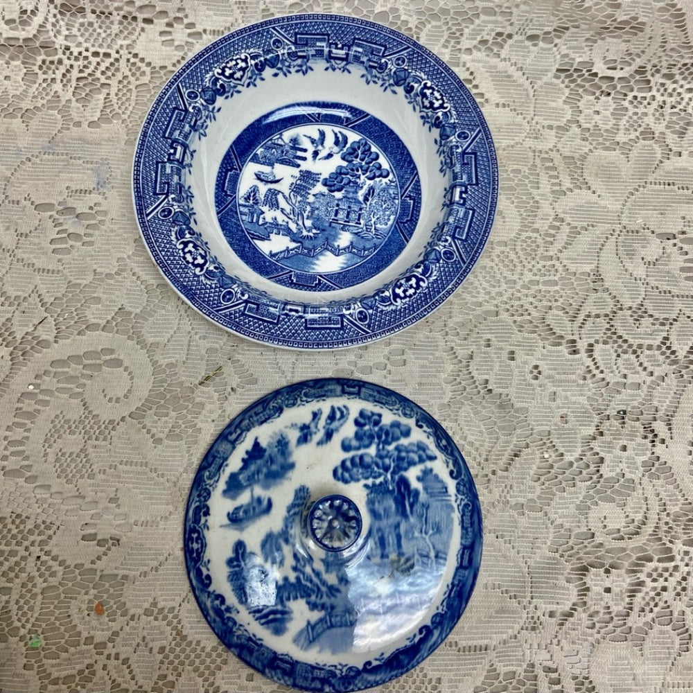 Vintage, Blue Willow  Round Covered Butter Dish  6.5in D x 2.5in H