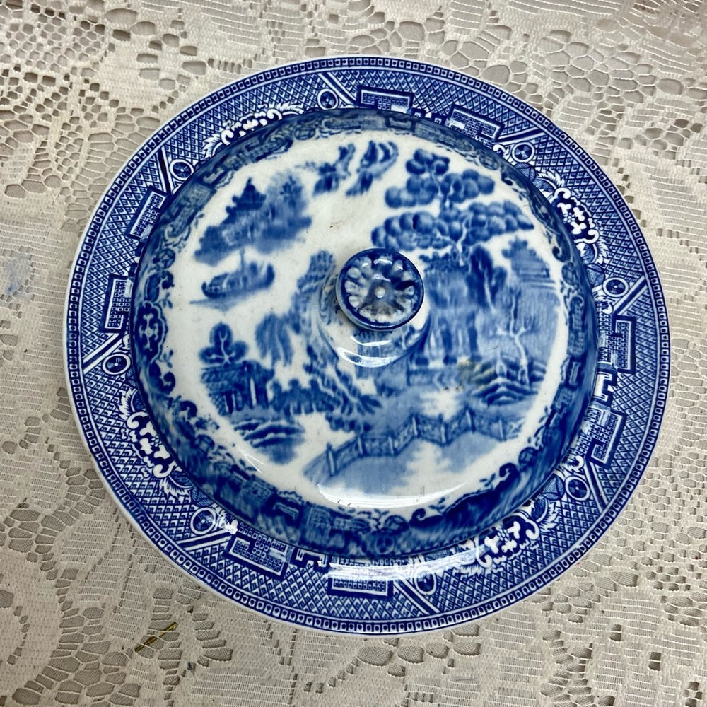 Vintage, Blue Willow  Round Covered Butter Dish  6.5in D x 2.5in H