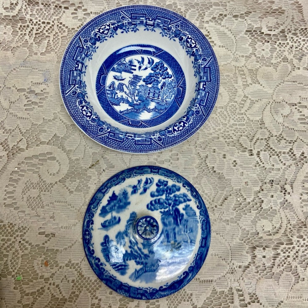 Vintage, Blue Willow  Round Covered Butter Dish  6.5in D x 2.5in H