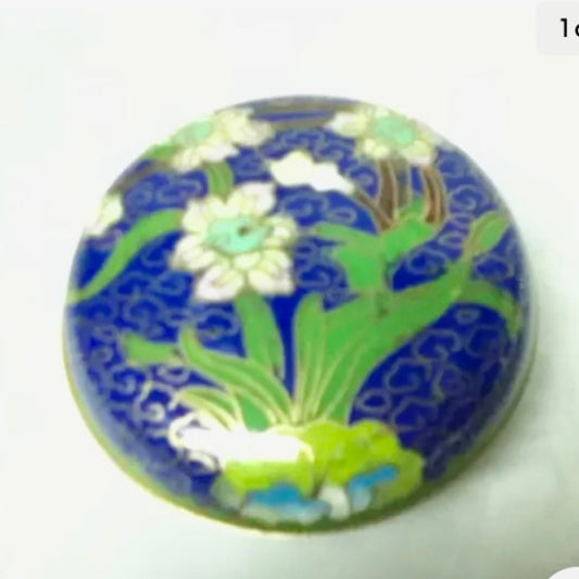 Vintage, Elegant, Cloissone White Iris Round Trinket Box  2.5in x 1.5in