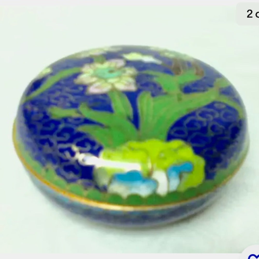 Vintage, Elegant, Cloissone White Iris Round Trinket Box  2.5in x 1.5in
