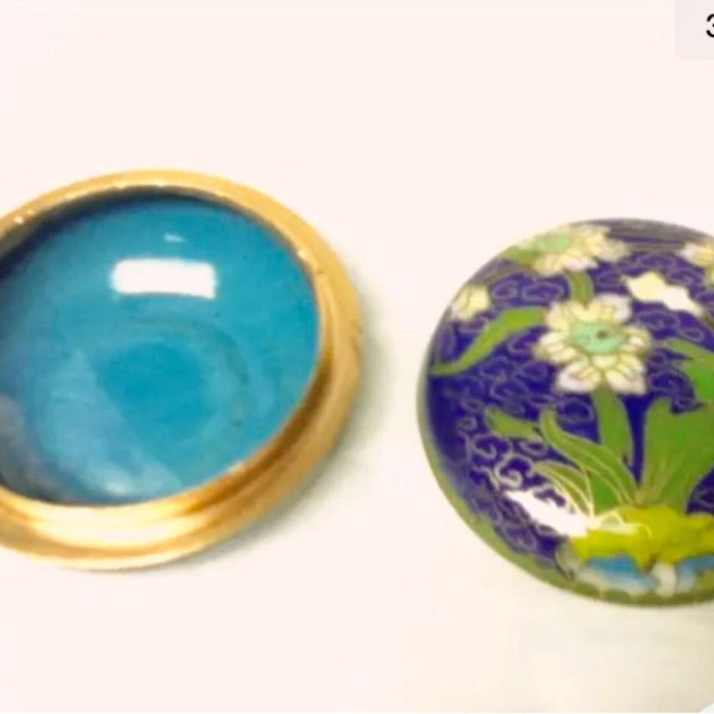 Vintage, Elegant, Cloissone White Iris Round Trinket Box  2.5in x 1.5in