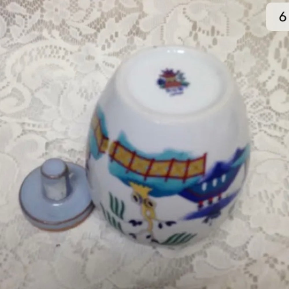 Vintage, Japan, Gaudy Blue Willow Tea Jar-Sugar Jar  5in H x 4in W