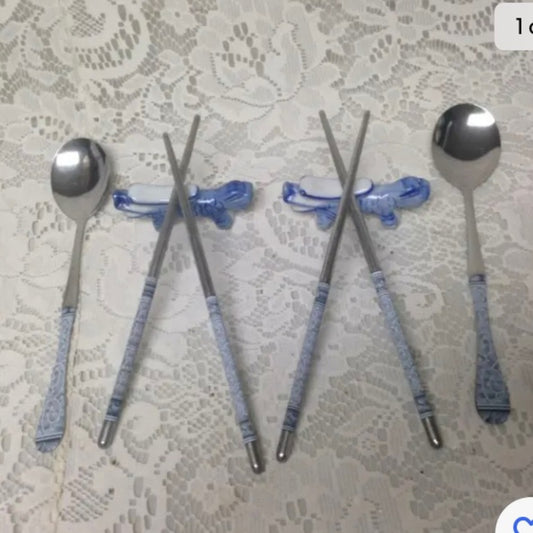 Aluminum Chopsticks with Ceramic Flow Blue Foodog Stand