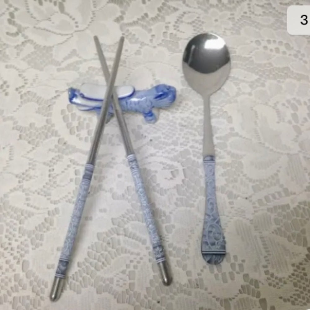 Aluminum Chopsticks with Ceramic Flow Blue Foodog Stand
