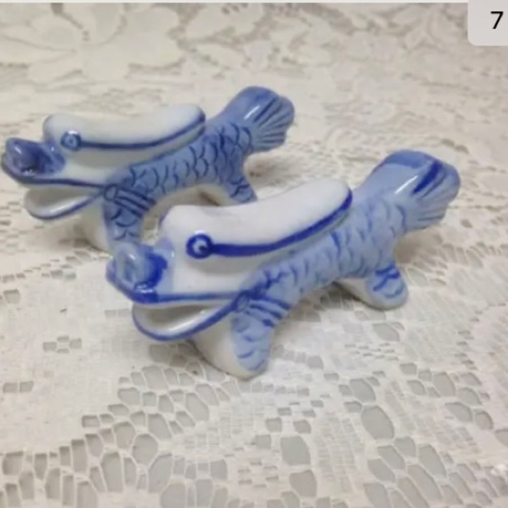 Aluminum Chopsticks with Ceramic Flow Blue Foodog Stand