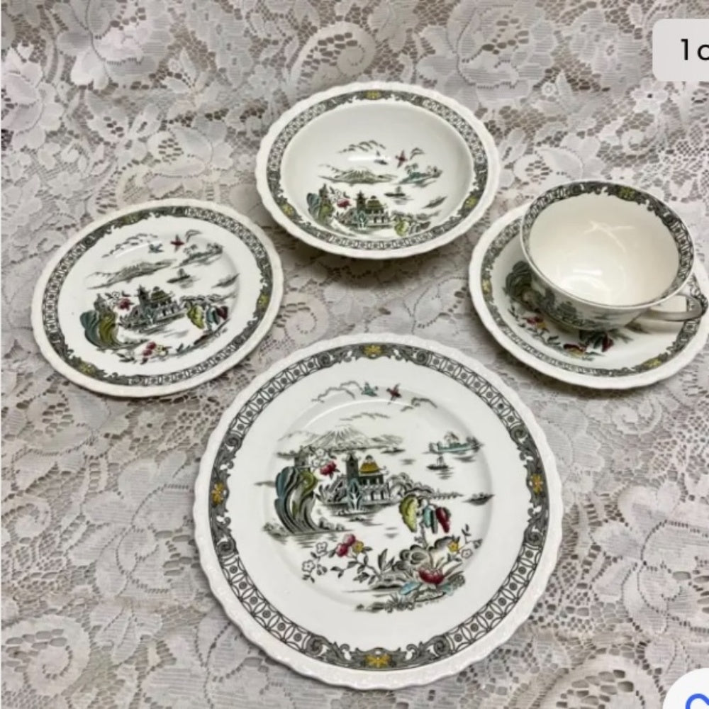Vintage, Rare, Myott, England, Hand Engraved, Variant Blue Willow 5pc Luncheon