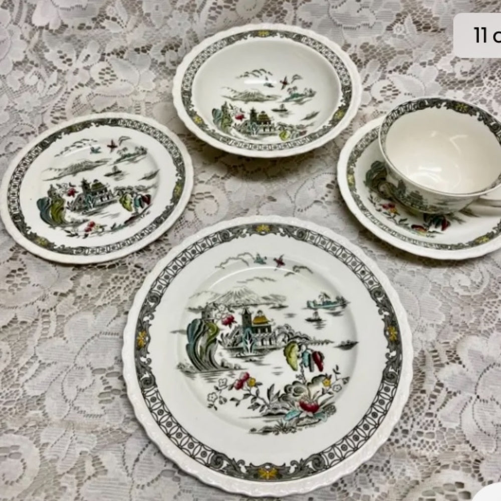 Vintage, Rare, Myott, England, Hand Engraved, Variant Blue Willow 5pc Luncheon