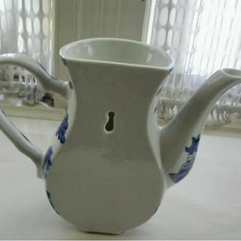 Vintage, Blue Willow Teapot  Wall Pocket