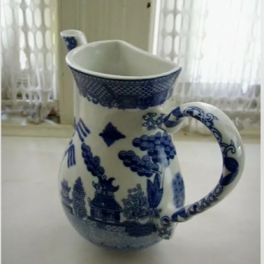Vintage, Blue Willow Teapot  Wall Pocket