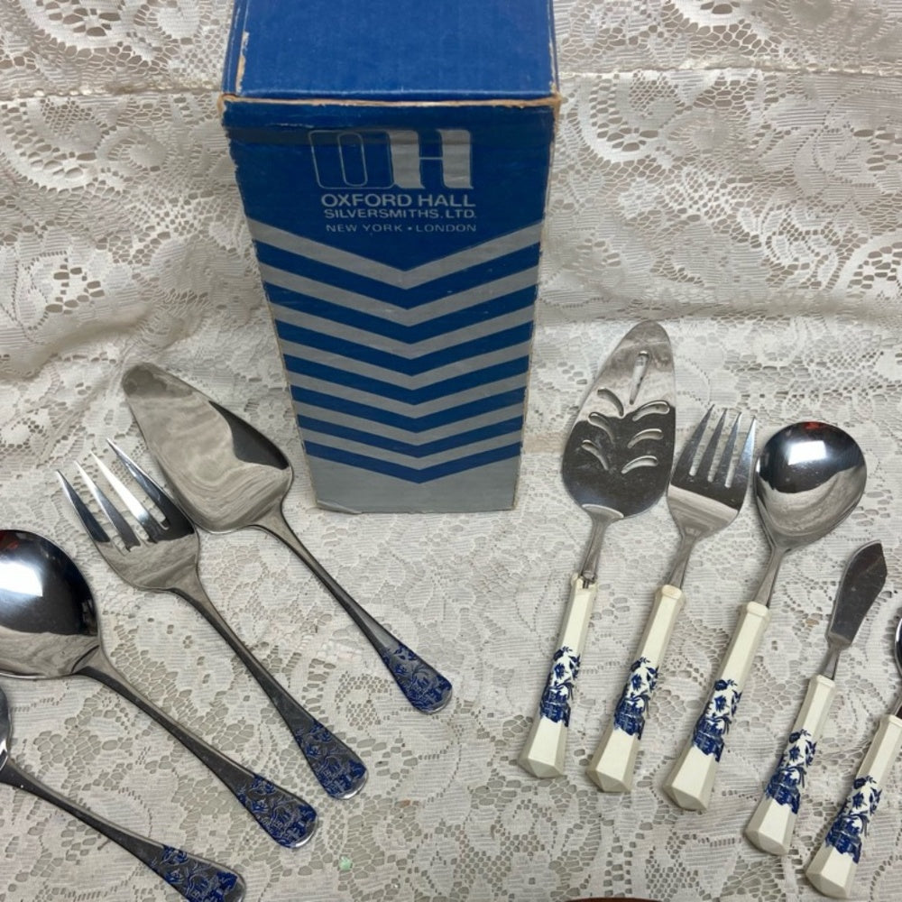 Vintage, Oxford Hall, Korea,4-pc Blue Willow Hostess Set (J-0423)  This is a bea