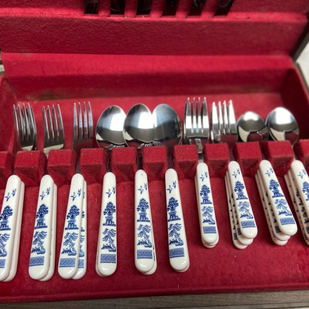 Vintage, 30-pc Blue Willow Flatware, Service for 8 with Wooden Box