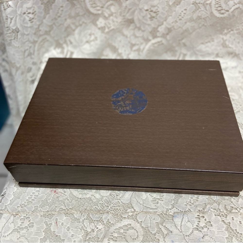 Vintage, 30-pc Blue Willow Flatware, Service for 8 with Wooden Box