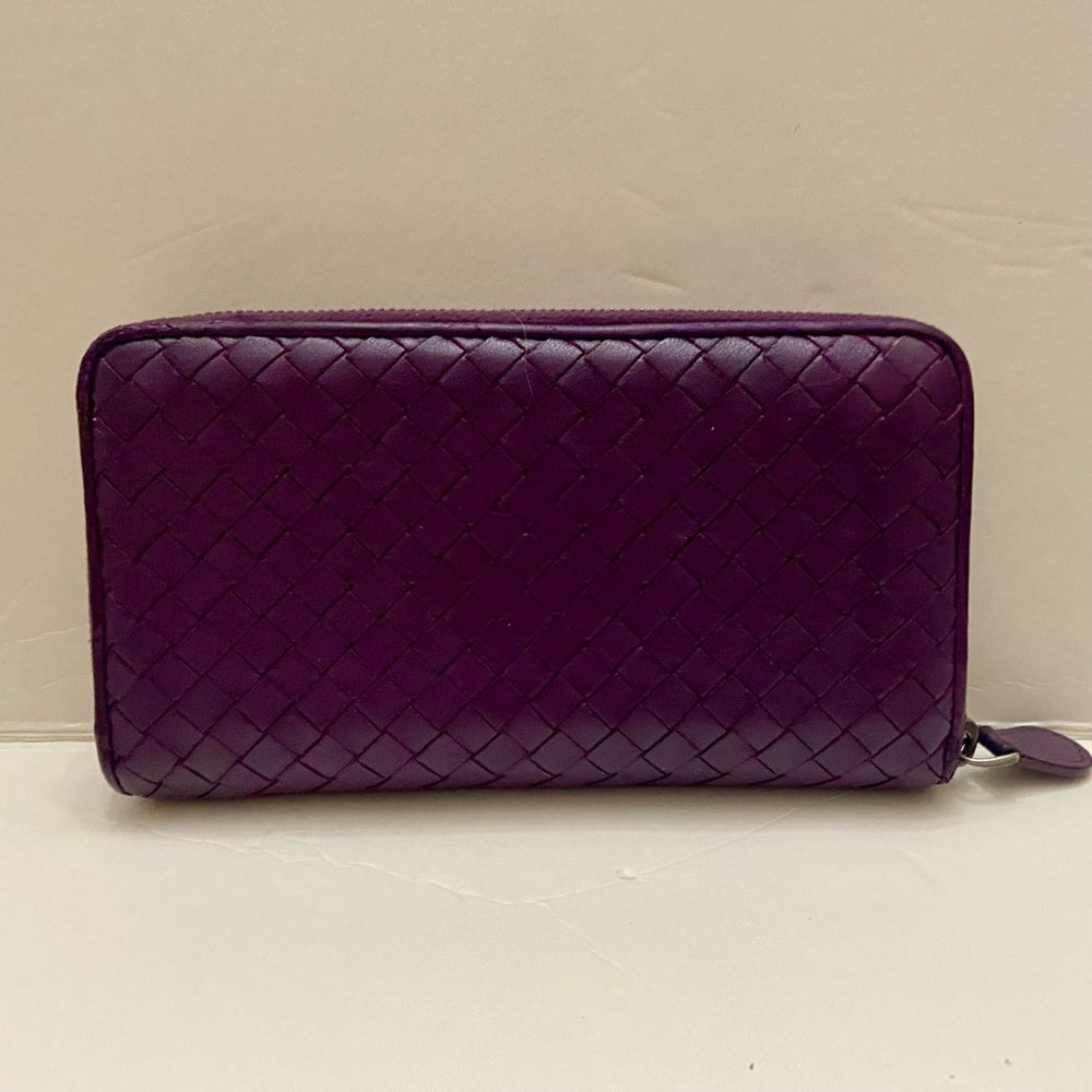 Authentic Bottega Veneta Purple Leather Zippy Long