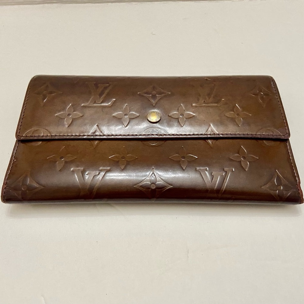 Authentic, Louis Vuitton Brown Vernis Mono long Wallet