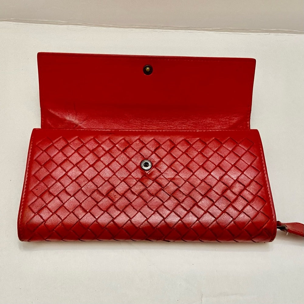 Authentic Bottega Veneta Red Leather Bi-fold Long Wallet