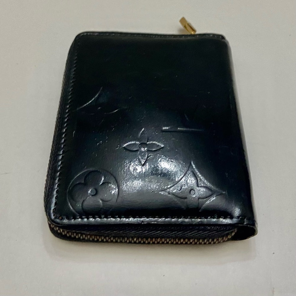 Authentic, Rare, Louis Vuitton Black Vernis Leather  Mono Zippy Coin Wallet