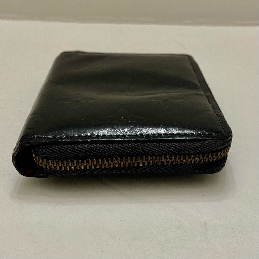 Authentic, Rare, Louis Vuitton Black Vernis Leather  Mono Zippy Coin Wallet