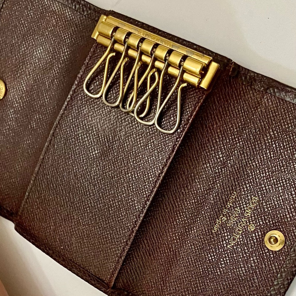 Louis Vuitton Brown Taiga Leather 6-Hooks Key Case